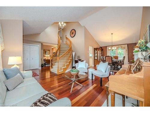 15 Wiltshire Place, Guelph, ON - Indoor Photo Showing Living Room