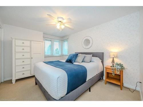 15 Wiltshire Place, Guelph, ON - Indoor Photo Showing Bedroom