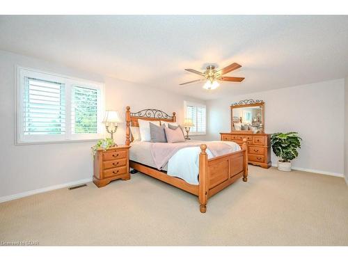 15 Wiltshire Place, Guelph, ON - Indoor Photo Showing Bedroom