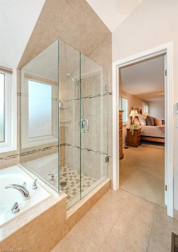 15 Wiltshire Place, Guelph, ON - Indoor Photo Showing Bathroom