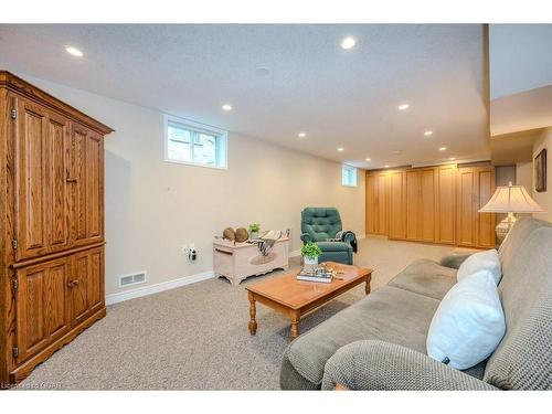 15 Wiltshire Place, Guelph, ON - Indoor Photo Showing Other Room