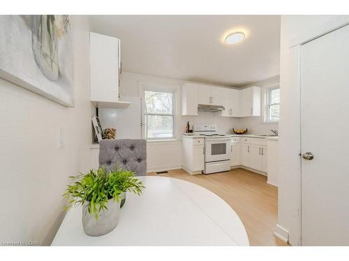 80 York Road, Guelph, ON - Indoor Photo Showing Kitchen