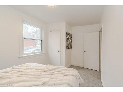 80 York Road, Guelph, ON - Indoor Photo Showing Bedroom