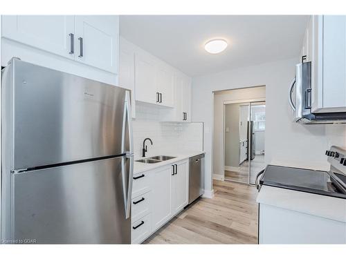 204-10 Glenbrook Drive, Guelph, ON - Indoor Photo Showing Kitchen With Double Sink With Upgraded Kitchen