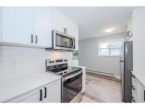 204-10 Glenbrook Drive, Guelph, ON - Indoor Photo Showing Kitchen With Upgraded Kitchen