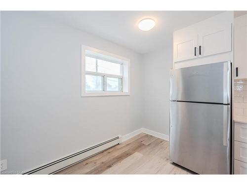 204-10 Glenbrook Drive, Guelph, ON - Indoor Photo Showing Kitchen