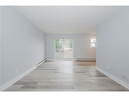 204-10 Glenbrook Drive, Guelph, ON - Indoor Photo Showing Other Room