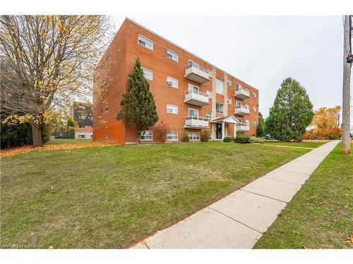 204-10 Glenbrook Drive, Guelph, ON - Outdoor