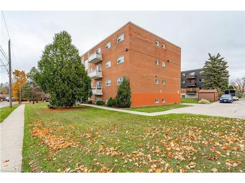 204-10 Glenbrook Drive, Guelph, ON - Outdoor