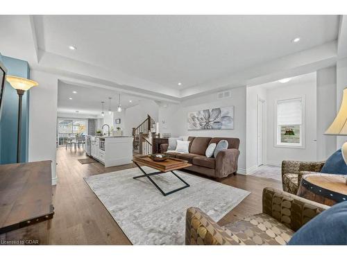 15 Jeffrey Drive, Guelph, ON - Indoor Photo Showing Living Room