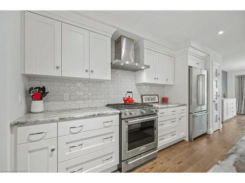 15 Jeffrey Drive, Guelph, ON - Indoor Photo Showing Kitchen With Upgraded Kitchen