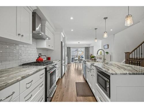 15 Jeffrey Drive, Guelph, ON - Indoor Photo Showing Kitchen With Upgraded Kitchen