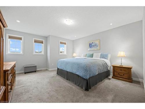 15 Jeffrey Drive, Guelph, ON - Indoor Photo Showing Bedroom