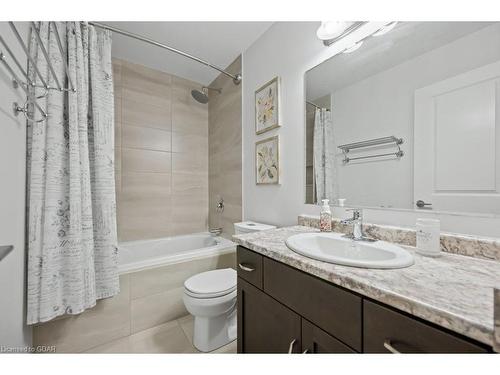 15 Jeffrey Drive, Guelph, ON - Indoor Photo Showing Bathroom