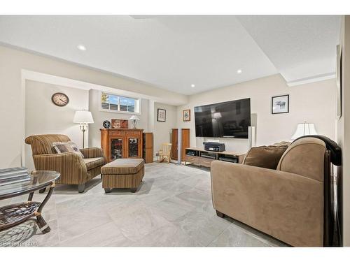 15 Jeffrey Drive, Guelph, ON - Indoor Photo Showing Living Room