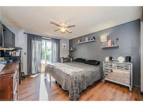 400 Starwood Drive, Guelph, ON - Indoor Photo Showing Bedroom