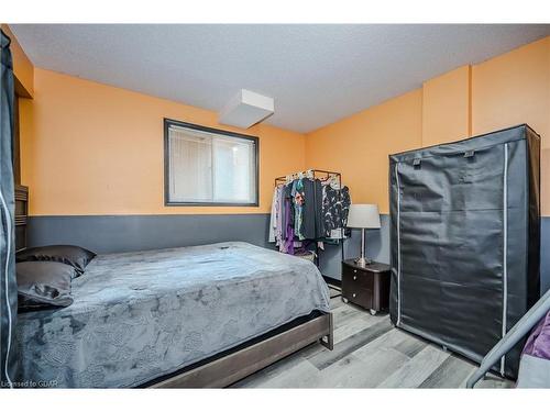 400 Starwood Drive, Guelph, ON - Indoor Photo Showing Bedroom