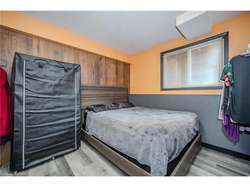 400 Starwood Drive, Guelph, ON - Indoor Photo Showing Bedroom