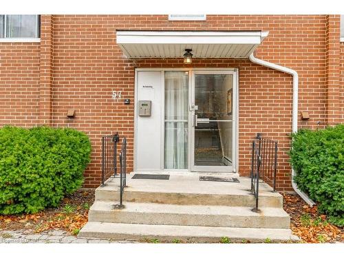 302-57 Conroy Crescent, Guelph, ON - Outdoor With Exterior