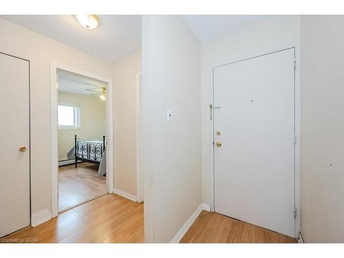 302-57 Conroy Crescent, Guelph, ON - Indoor Photo Showing Other Room