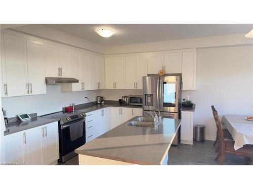 184 Edgar Bonner Avenue Avenue, Guelph/Eramosa, ON - Indoor Photo Showing Kitchen With Double Sink With Upgraded Kitchen