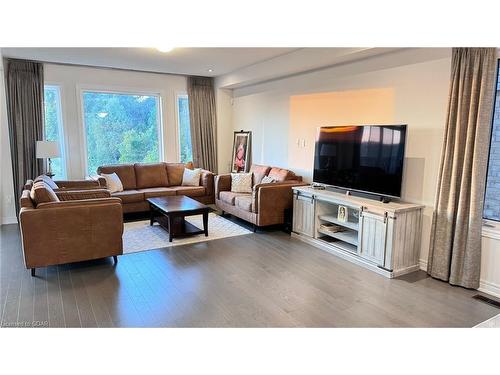 184 Edgar Bonner Avenue Avenue, Guelph/Eramosa, ON - Indoor Photo Showing Living Room