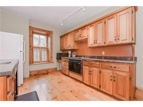 179 Garafraxa Street E, Fergus, ON - Indoor Photo Showing Kitchen