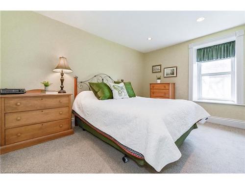 179 Garafraxa Street E, Fergus, ON - Indoor Photo Showing Bedroom