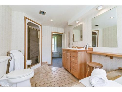 179 Garafraxa Street E, Fergus, ON - Indoor Photo Showing Bathroom