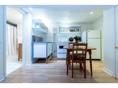 Bsmt-186 Fairleigh Avenue, Hamilton, ON - Indoor Photo Showing Kitchen