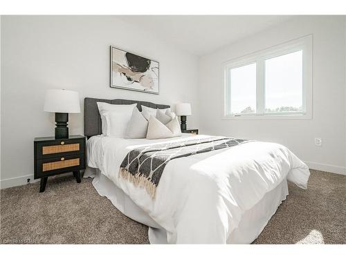 5-41 Fieldstone Lane, Elora, ON - Indoor Photo Showing Bedroom