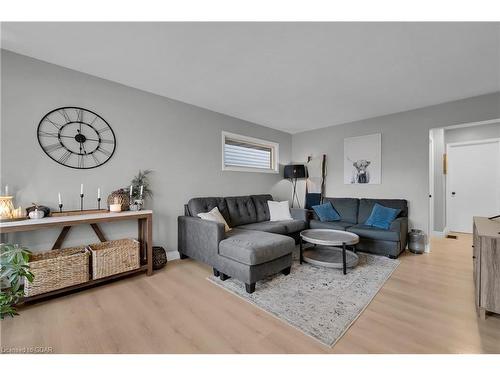 199 Hill Street E, Fergus, ON - Indoor Photo Showing Living Room