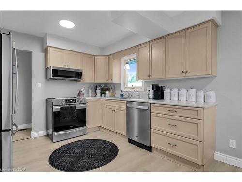 199 Hill Street E, Fergus, ON - Indoor Photo Showing Kitchen