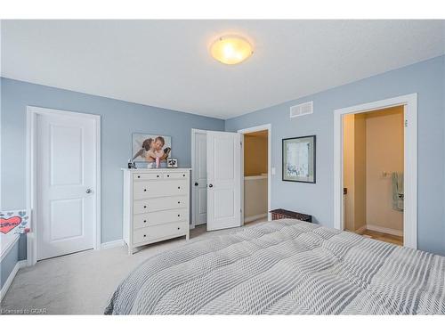 51-167 Arkell Road, Guelph, ON - Indoor Photo Showing Bedroom