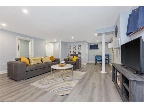 1 Mohawk Line, Lowbanks, ON - Indoor Photo Showing Living Room