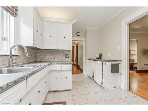 250 Union Street W, Fergus, ON - Indoor Photo Showing Kitchen With Double Sink