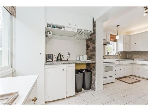 250 Union Street W, Fergus, ON - Indoor Photo Showing Kitchen