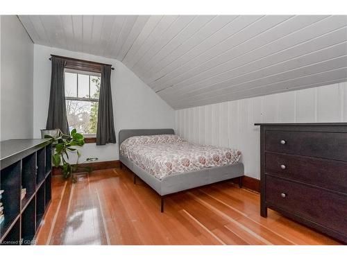 250 Union Street W, Fergus, ON - Indoor Photo Showing Bedroom