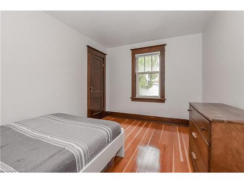 250 Union Street W, Fergus, ON - Indoor Photo Showing Bedroom