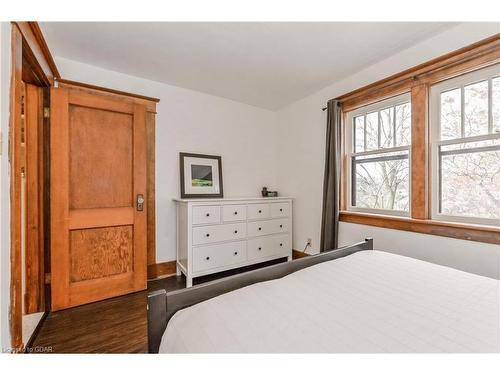 250 Union Street W, Fergus, ON - Indoor Photo Showing Bedroom