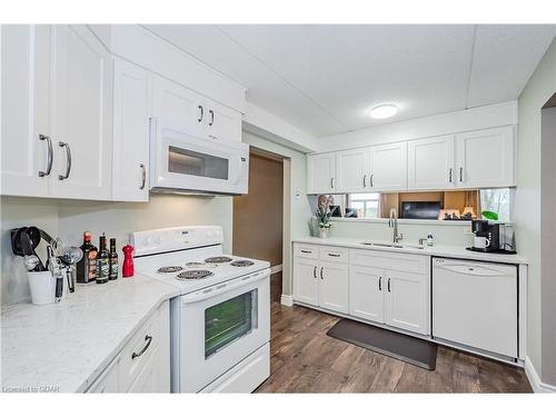 401-8 Christopher Court, Guelph, ON - Indoor Photo Showing Kitchen