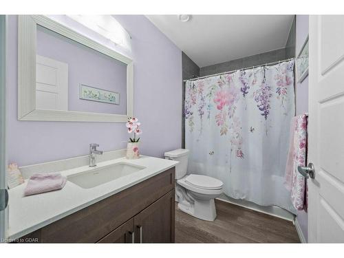 414-35 Kingsbury Square Square, Guelph, ON - Indoor Photo Showing Bathroom