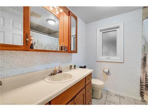 17 Abbeywood Crescent, Guelph, ON - Indoor Photo Showing Bathroom