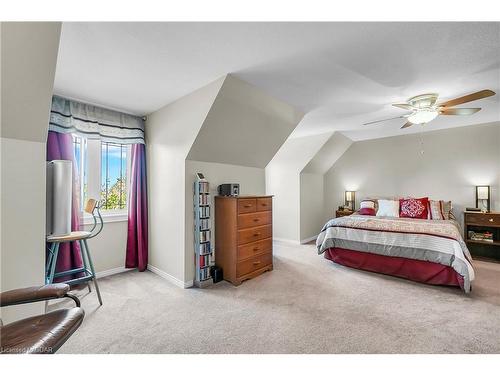 17 Abbeywood Crescent, Guelph, ON - Indoor Photo Showing Bedroom