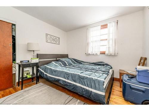 80 York Road, Guelph, ON - Indoor Photo Showing Bedroom