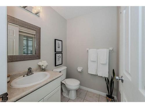 17 Hasler Crescent, Guelph, ON - Indoor Photo Showing Bathroom