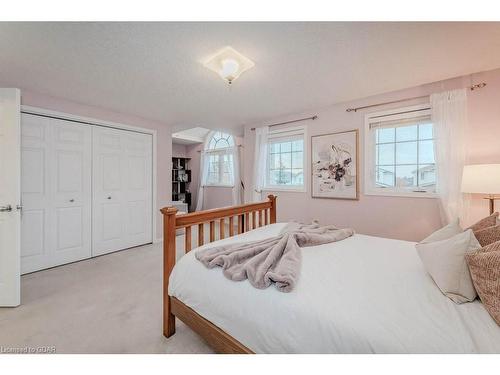 17 Hasler Crescent, Guelph, ON - Indoor Photo Showing Bedroom