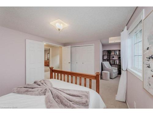 17 Hasler Crescent, Guelph, ON - Indoor Photo Showing Bedroom