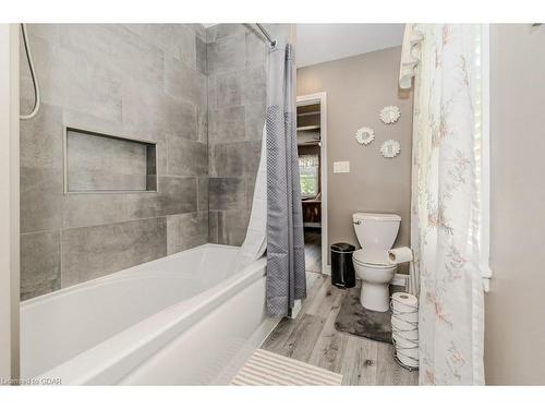 1700 Dundas Street S, Cambridge, ON - Indoor Photo Showing Bathroom