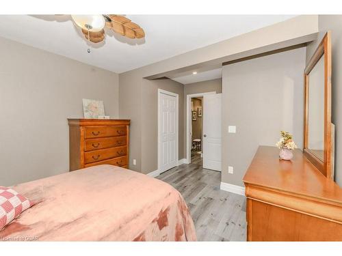 1700 Dundas Street S, Cambridge, ON - Indoor Photo Showing Bedroom